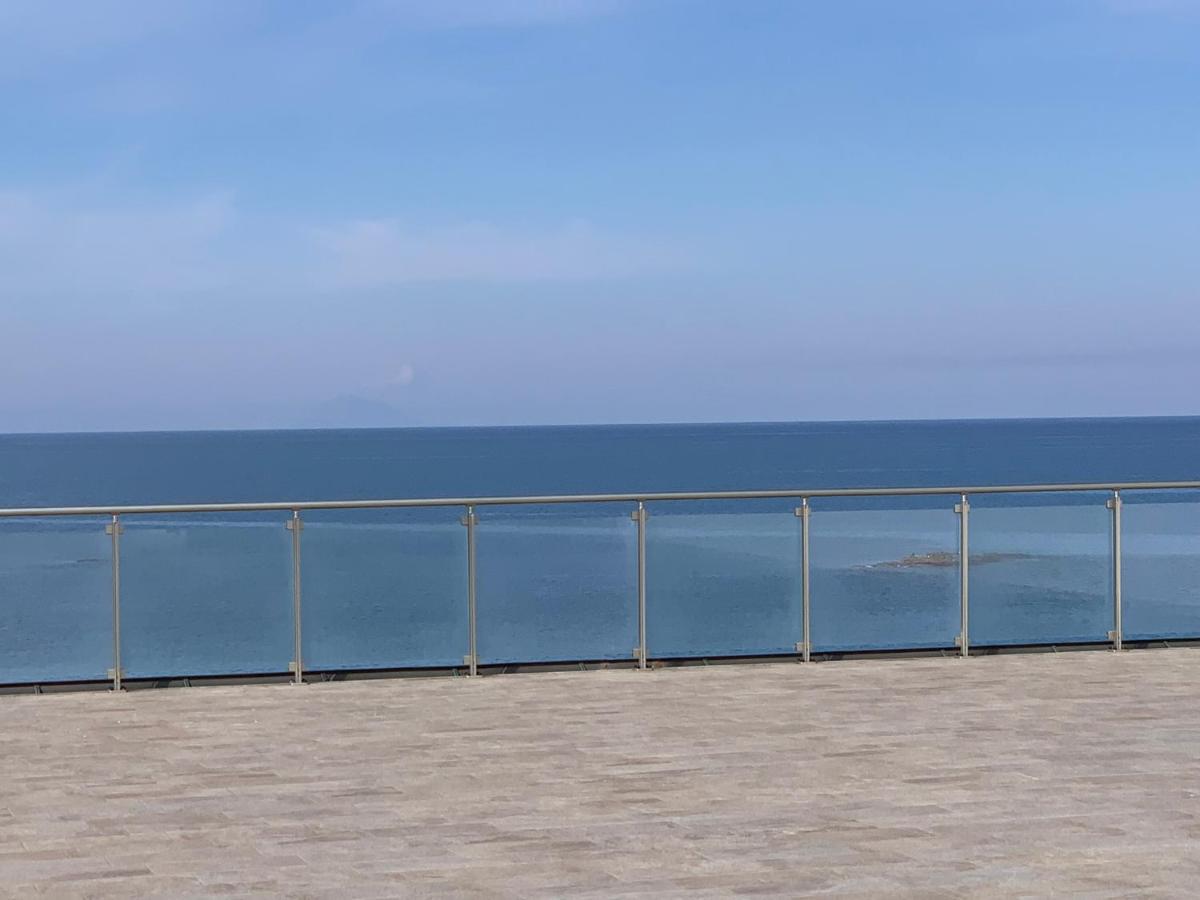 La Porta Delle Eolie Apartment Capo dʼOrlando Exterior foto