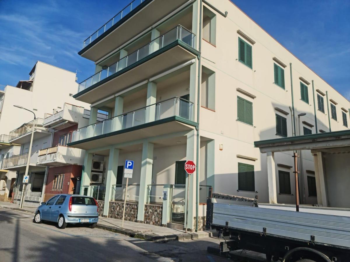 La Porta Delle Eolie Apartment Capo dʼOrlando Exterior foto