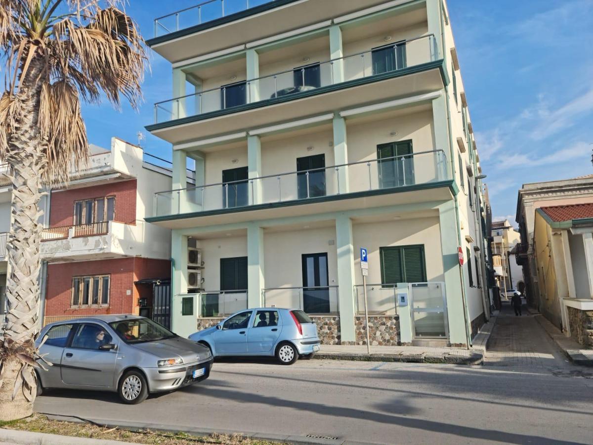La Porta Delle Eolie Apartment Capo dʼOrlando Exterior foto