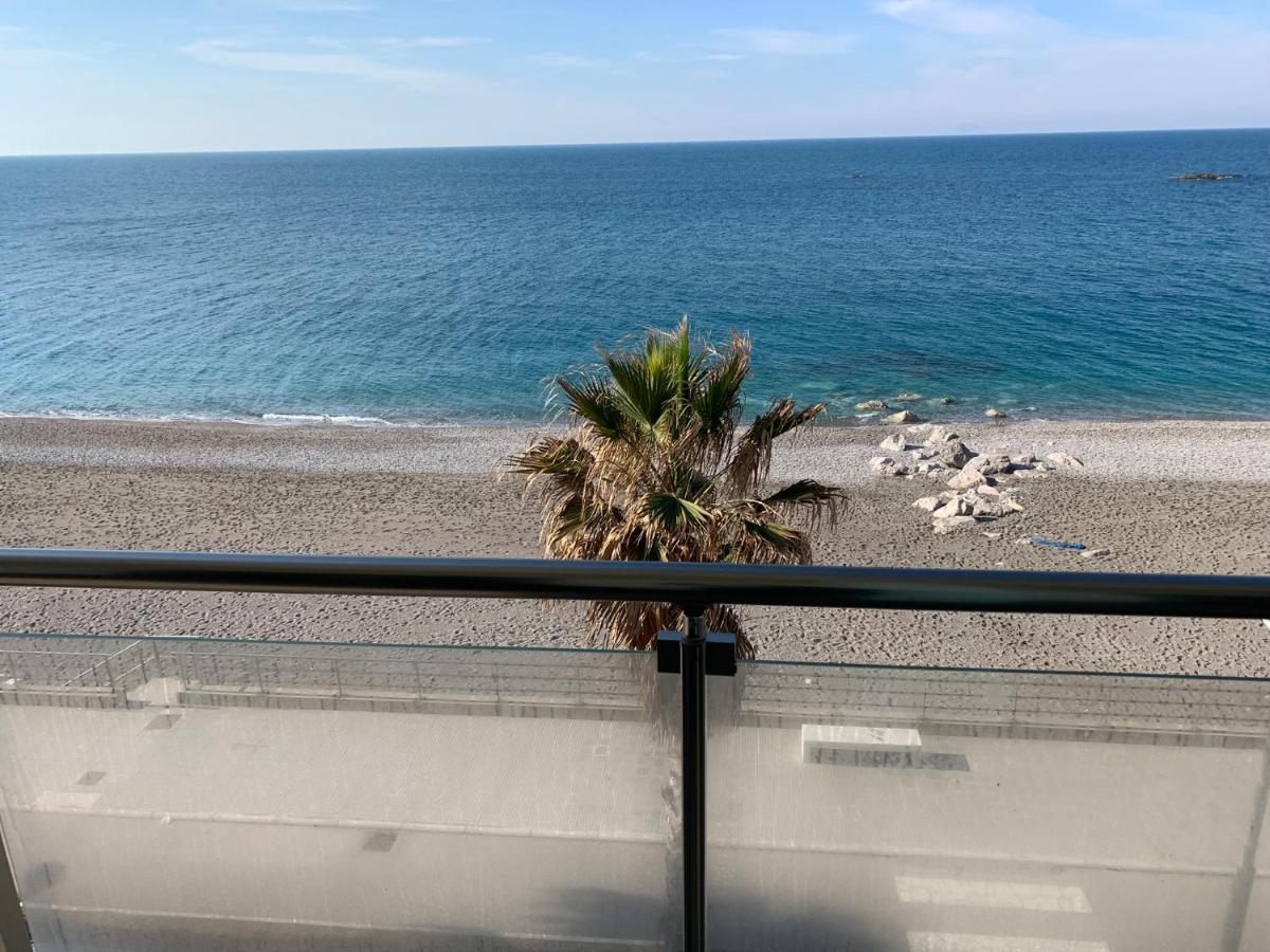 La Porta Delle Eolie Apartment Capo dʼOrlando Exterior foto